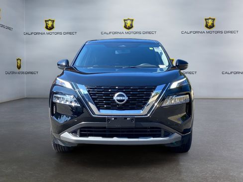 Used 2022 Nissan Rogue SV image 2