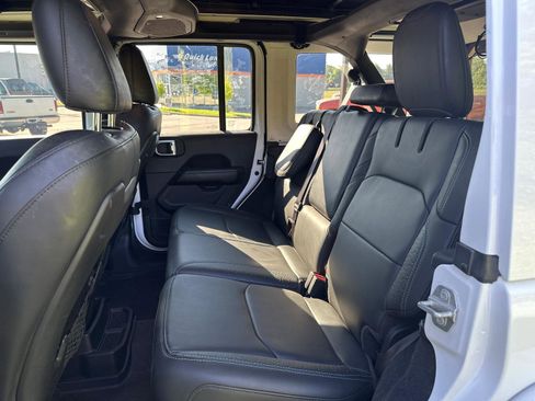 Used 2024 Jeep Wrangler High Altitude AWD/4WD image 7