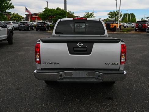 Used 2018 Nissan Frontier SV AWD/4WD image 6