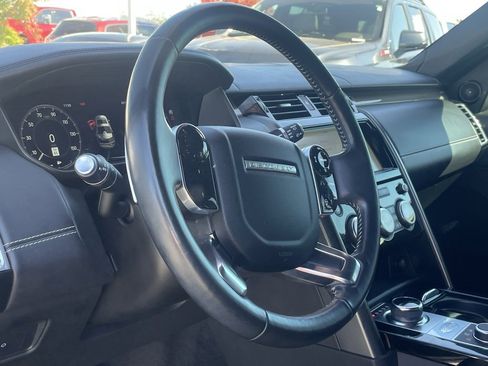 Used 2020 Land Rover Discovery HSE Luxury image 11
