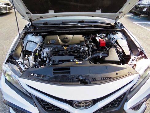 Used 2022 Toyota Camry SE w/ Carpet Mat Package (TMS) image 32