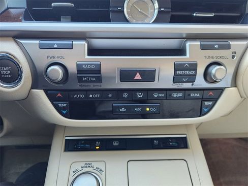 Used 2014 Lexus ES 350 image 19