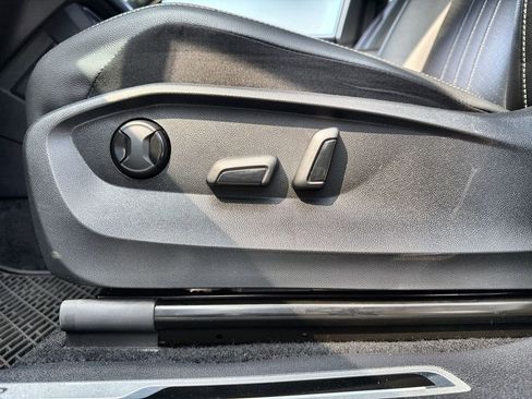 Used 2024 Volkswagen Tiguan SE R-Line image 14