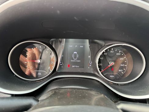 Used 2019 Jeep Compass Latitude AWD/4WD image 13