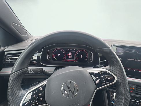 Used 2025 Volkswagen Jetta GLI Autobahn FWD image 43