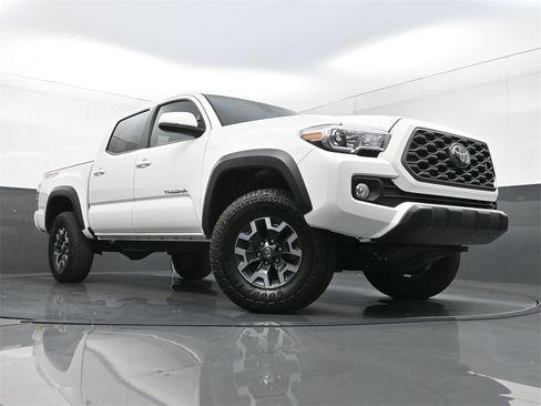 Used 2022 Toyota Tacoma TRD Off-Road image 7