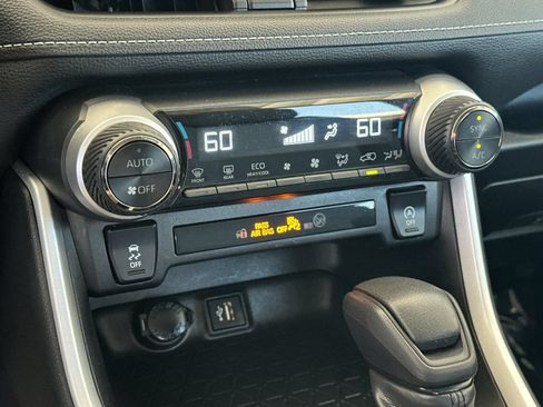 Used 2024 Toyota RAV4 XLE FWD image 18