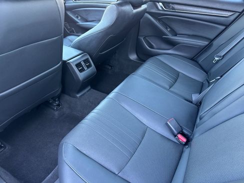 Used 2019 Honda Accord Touring image 12