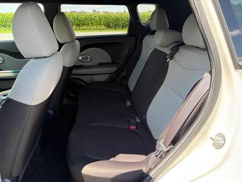 Used 2016 Kia Soul FWD image 15