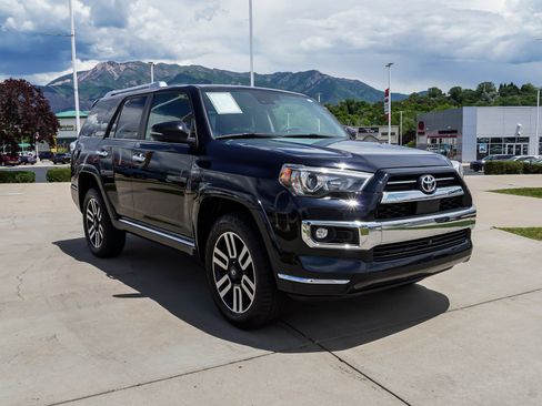 Certified 2022 Toyota 4Runner Limited AWD/4WD image 2