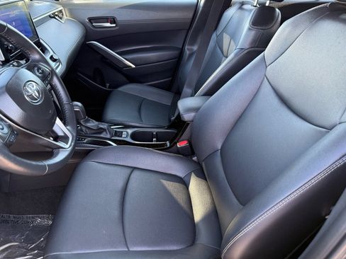 Used 2025 Toyota Corolla Cross XLE FWD image 13