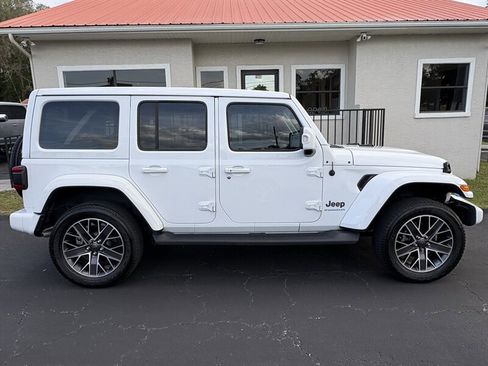 Used 2023 Jeep Wrangler Unlimited Sahara image 5