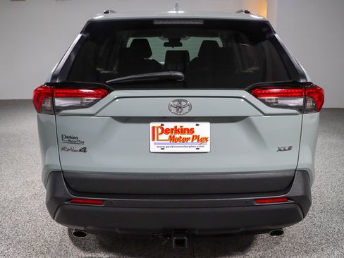 Used 2021 Toyota RAV4 XLE FWD image 8