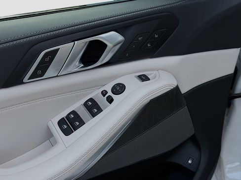 New 2026 BMW X5 xDrive50e w/ Executive Package image 23