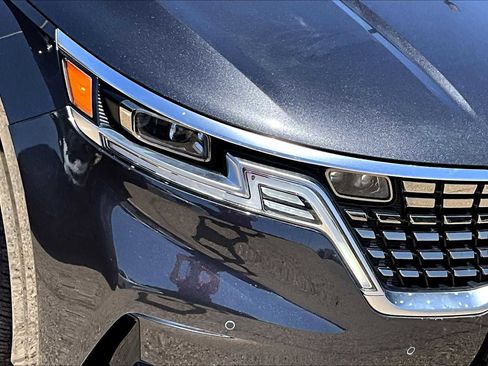 Used 2022 Kia Carnival SX Prestige image 33