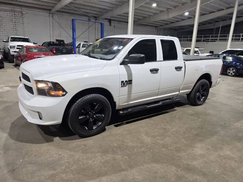 Used 2019 RAM 1500 Express w/ Express Value Package AWD/4WD image 1