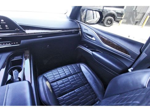 Used 2021 Cadillac Escalade Premium Luxury Platinum image 10