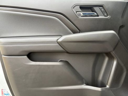 New 2025 Chevrolet Colorado LT w/ LT Convenience Package image 12