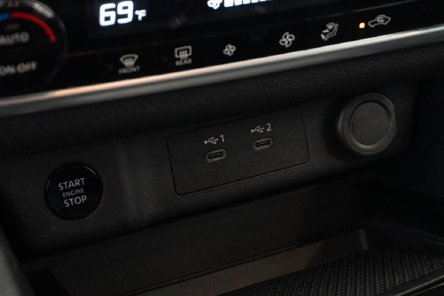 Used 2025 Nissan Rogue SV FWD image 19