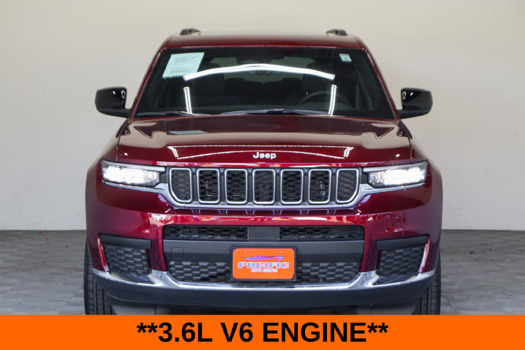 Used 2025 Jeep Grand Cherokee L Laredo w/ Luxury Tech Group I RWD image 4
