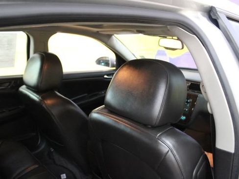 Used 2015 Chevrolet Impala LTZ FWD image 10