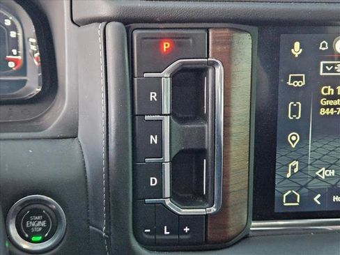 Used 2023 GMC Yukon Denali Ultimate image 9