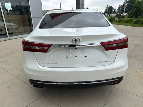 Used 2016 Toyota Avalon Limited w/ Toyota Safety Sense Package FWD image 6
