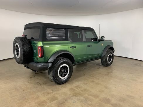 Used 2022 Ford Bronco Badlands image 8