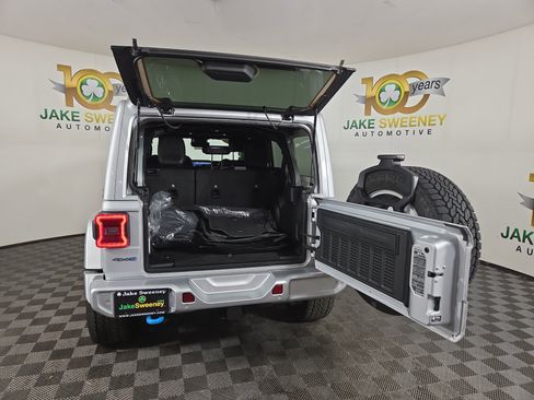 Used 2024 Jeep Wrangler High Altitude image 34