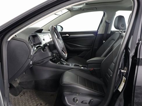 Used 2024 Volkswagen Jetta SE FWD image 8