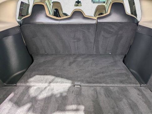 Used 2016 Tesla Model X 75D image 6