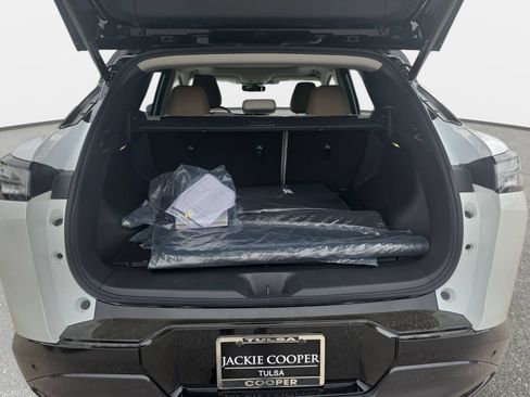 New 2026 Nissan Murano Platinum w/ Cargo Package AWD/4WD image 12