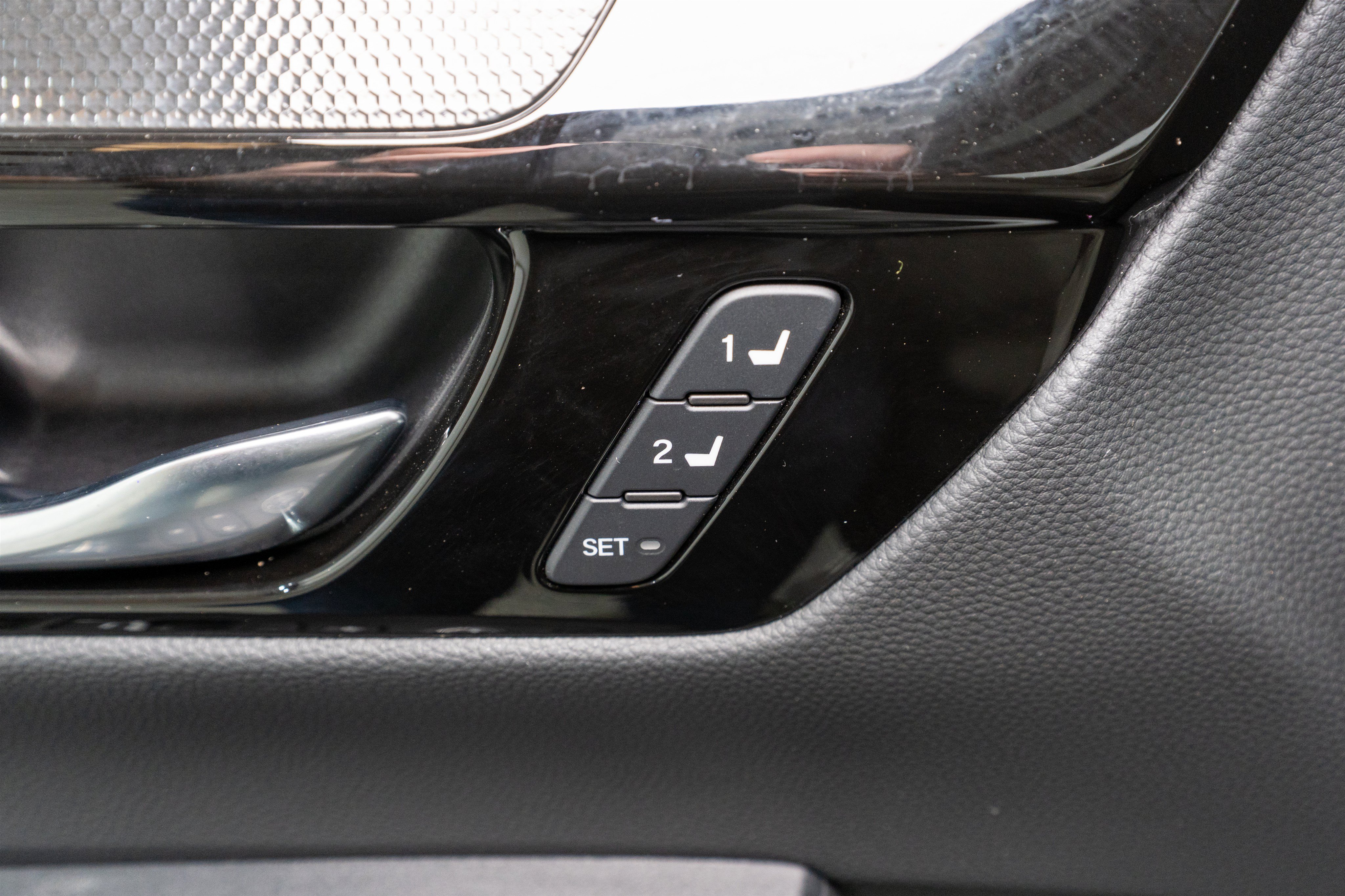 Used 2025 Honda CR-V EX-L image 14