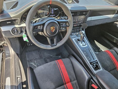 Used 2018 Porsche 911 GT3 RWD image 16