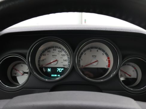Used 2010 Dodge Challenger R/T RWD image 8