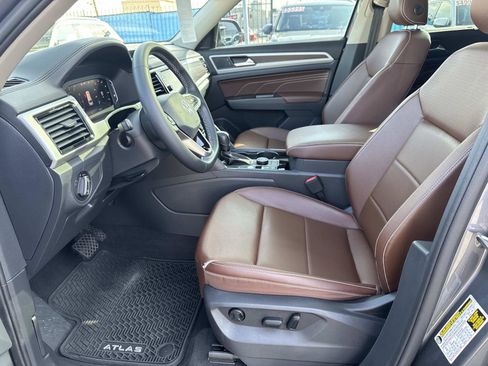 Certified 2022 Volkswagen Atlas SE image 15