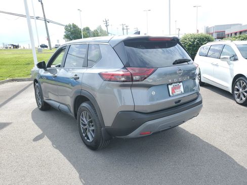 Used 2023 Nissan Rogue S AWD/4WD image 2
