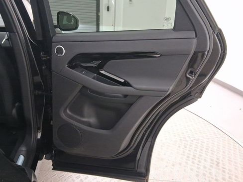 Used 2025 Land Rover Range Rover Evoque Dynamic SE image 32