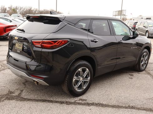 Used 2025 Chevrolet Blazer LT image 4