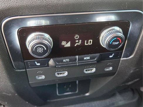 Used 2021 GMC Yukon XL AT4 w/ Rear Media and Nav Package AWD/4WD image 15