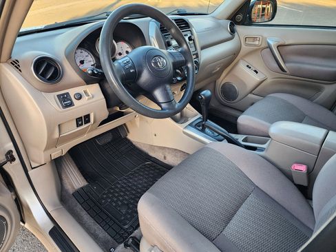 Used 2005 Toyota RAV4 2WD image 18