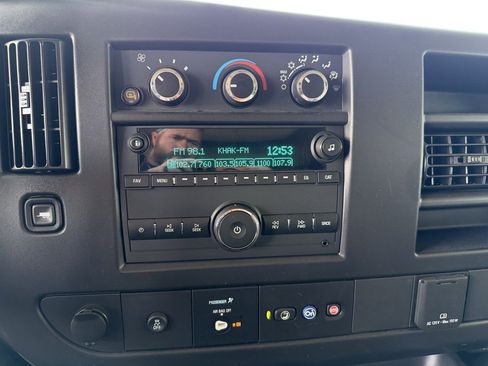 Used 2024 Chevrolet Express 3500 LT w/ LT Preferred Equipment Group RWD image 11