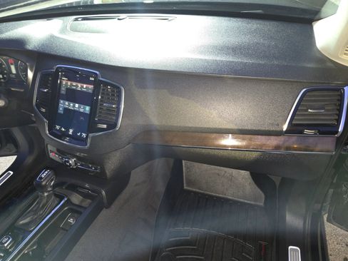 Used 2018 Volvo XC90 T6 Momentum w/ Convenience Package image 66