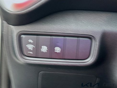 Certified 2023 Kia Soul LX FWD image 10