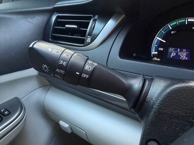 Used 2012 Toyota Camry XLE w/ Leather Pkg FWD image 27