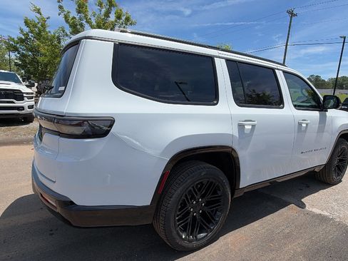 New 2026 Jeep Grand Wagoneer Limited AWD/4WD image 8