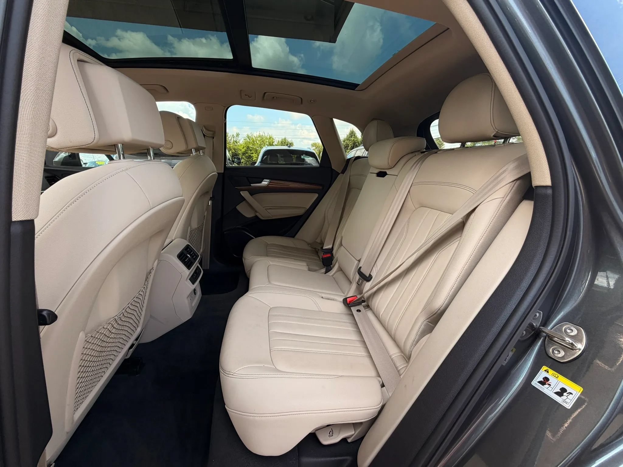 Used 2022 Audi Q5 2.0T Premium w/ Convenience Package AWD/4WD image 10