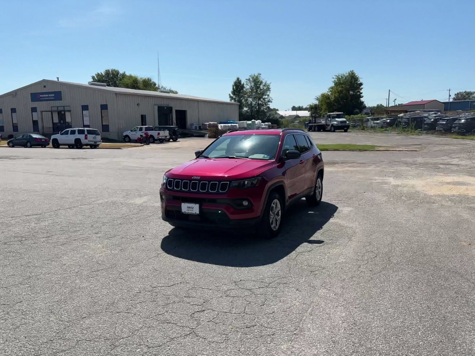 Used 2025 Jeep Compass Latitude AWD/4WD image 6