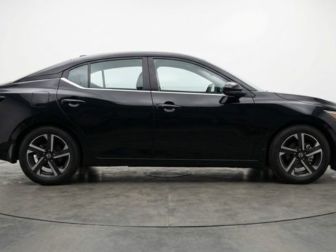 Used 2025 Nissan Sentra SV image 11