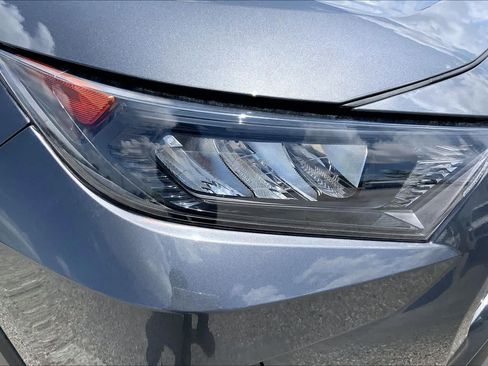 Used 2020 Toyota RAV4 LE FWD image 27